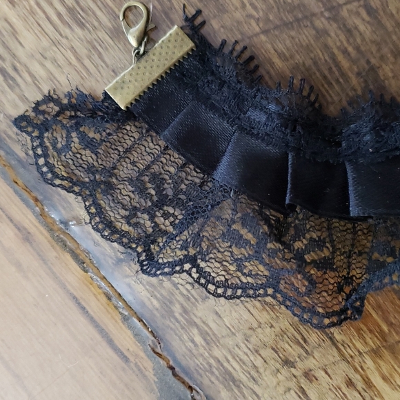 💥BOGO FREE💥 GOTHIC CHOKER - Picture 3 of 5